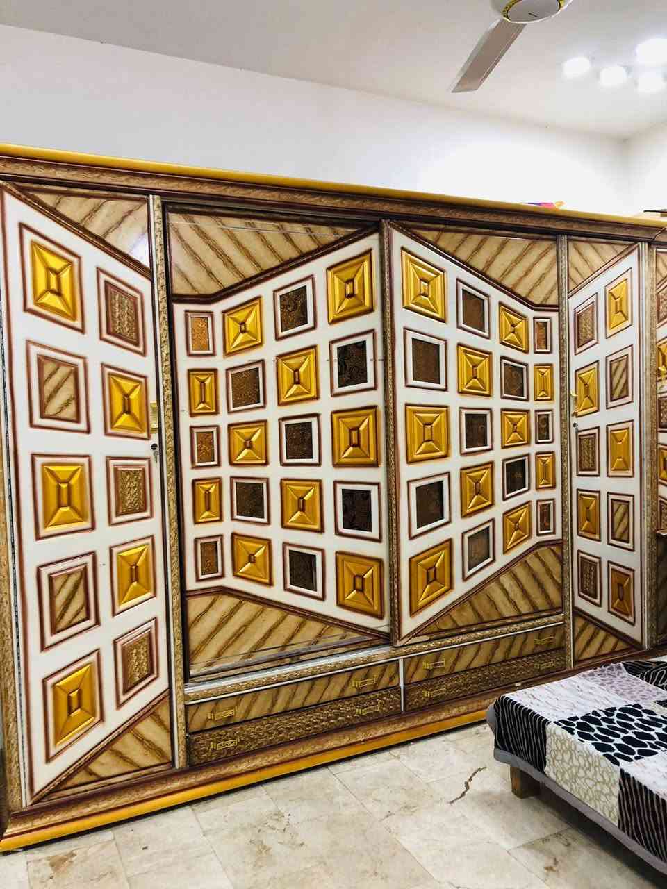 غرفة نوم ثكيلة مستخدمة للبيع 
داخل خارج صاج وظهر جرجوبة 
الغرفة صبغ حراري
ابواب سلايد وكومدي عدد ٢ 
وميز تواليت 
وزاوية 
ترهم للغرف الي تكون مساحته صغيرة 
العنوان بغداد المشتل الي يريدهة يراسلني خاص


**إذا كنت صاحب هذا الإعلان وتريد حذفه لأي سبب، رجاءا أرسل رسالة إلى الدعم الفني**