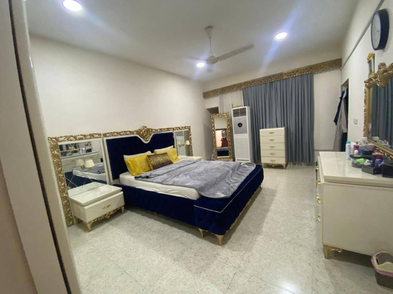 🏠دار زراعي ٢٠٠م🏠
 طابقين ه غرف نوم فول مغربي حديث طريق المعارض قرب شقق غاز الشمال.. موقع  مميز 💎
مكتب البركات للعقار 📞
***********
***********
