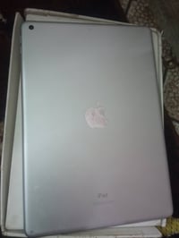 ايباد 9 للبيع سعر 150 بيه مجال 07719372494