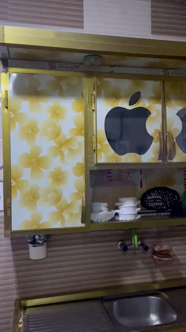 كاونتر قطعتين قطعة تعليگ وقطعة السنگ
قطعة السنگ تحتوي ع اربع خانات وجرارتين 
والقطعه التعليك رف للاكواب ومن ضمنه مصفى فتحات لترتيب المواعين و٣ خانات 
خانتين صغار مقسمات وخانه طولانيه مقسمه ٣ اقسام


**إذا كنت صاحب هذا الإعلان وتريد حذفه لأي سبب، رجاءا أرسل رسالة إلى الدعم الفني**