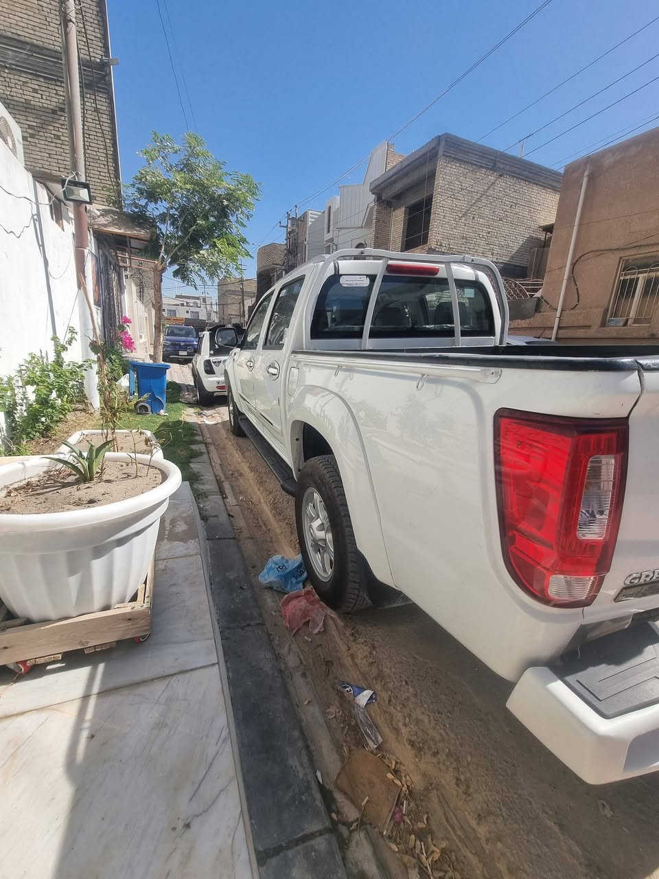 كريت وول مديل ١٨ رقم بغداد باسمي متواجد بالنجف السعر ١٠٠ اي استفسار اتصل او مراسله واتس *********** تبريد ثلاجه السياره ماشيه ١٠٢ الف بيها رشه صبغ بربع الجاملغ بسبب شخط والدعاميه الامام مصبوغه والباقي كله ع بلاد بس مبدل دجه كير وربله كاردن ودايمنو البقيه برغي ممفتوح بيها  وتخم تاير صارله ٢٠ يوم من شاده
