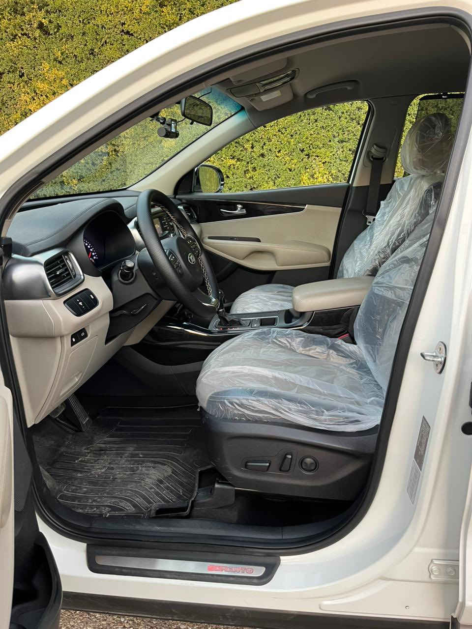 كيا سورينتو للبيع  خليجيه
موديل 2017 
محرك 6V 3.5 
ماشي KM 120 الف 
كلين تايتل 
فول موصفات 
خليجيه شاشه عربي مفتاحتين 
بصمه مع  تثبيت سرعه 
صندوق  كهرباء 
٣ قطعه تبريد
حساسات اماميه  خلفيه 
كراسي كهرباء
تحكمات  ستيرن 
٧ راكب 
مري شفط 
 صيانه كامل 
بطاقه البنزين
رقم اربيل 
 عنوان كركوك 
سعر 234 $ مجال 
الهتف ***********
