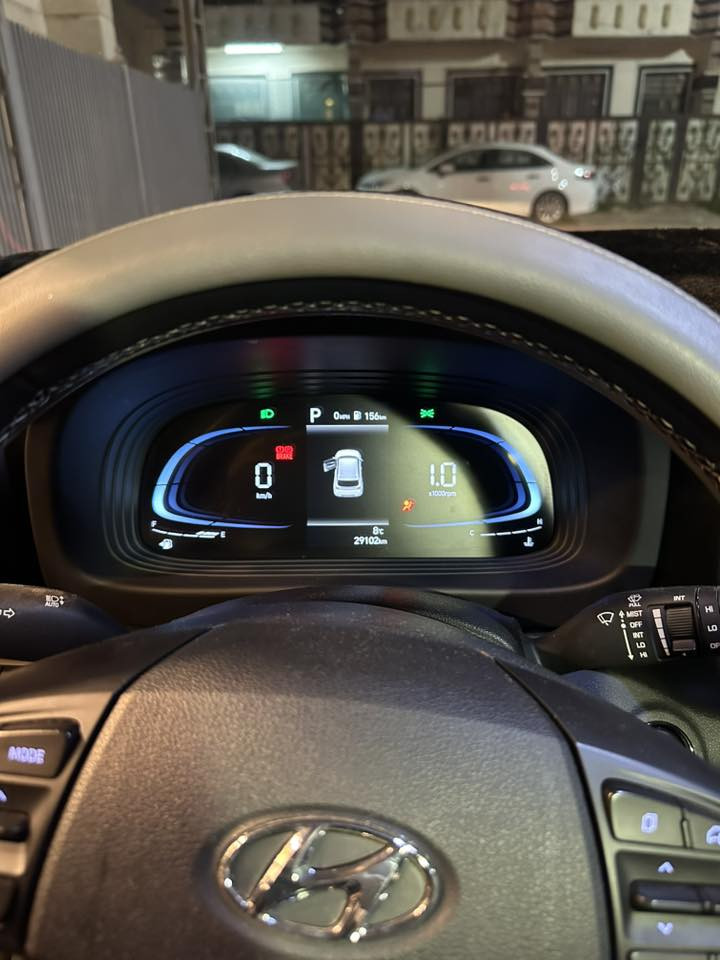 لسلام عليكم
‏2024 HYUNDAI VENUE
رقم بغداد مميز 
مواصفات فول
بصمه ابواب
فتحه
بصمة تشغيل + تشغيل عن بعد 
اشاير جانبيه 
تحكم ستيرن جهتين
مثبت سرعه
تحديد مسار
قياده ذاتيه
شاشه كبيره اندرويد اوتو + كاربلي
منافذ شحن يو اس بي + تايب سي
اوامر صوتيه
تبريد شاشه
كشن حضن مخمل 
درايف مود ماوس
ثلاث وضعيات قيادة 
 عدادات شاشه دجتل
كامره خلفيه دواره
تحذير تصادم
رادار امامي
رادار خلفي
رادار جانبي 
توقف ذاتي امامي + خلفي
نقطه عمياء بالمري
تراكشن مانع انزلاق
ويل كب حجم 17
شاشه اعطال
حساس تايرات
بريك 4 دسك
داخل  اسود 
عدسات ديناميكيه
السياره ماشيه 18 الف ميل  
محرك 1600 دبل نوزل اقتصاديه كلش
( وباقي المواصفات بالشاشه )
السياره جديدة بمعنى الكلمة
ايرباك إستيرين فقط
حادثها دعامية امامية وجاملغ ايسر أصليات مبدلات نفس اللون بدون قطرة صبغ 
السعر 158 وبيها مجال

للاتصال ***********
السيديه
