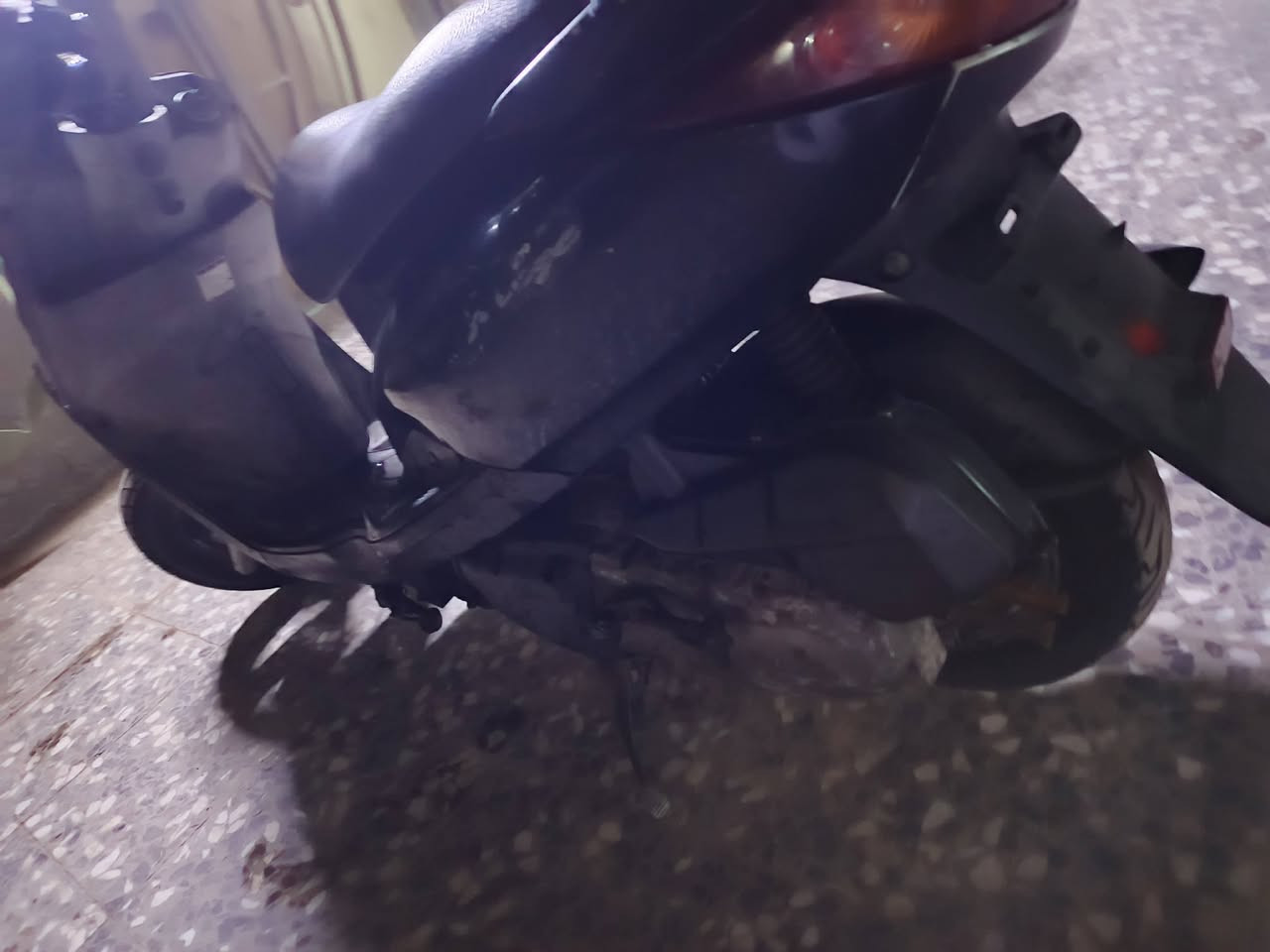 السلام عليكم
ابريز  رمبه امنزلهة صار 3اشهر 
الدراجه جديده أو برغي ممفتوح بيهة
بس بيهة هذه الكسر الكدامك
المكان بغداد الشعب
السعر 700 أو بيهة مجال اشويه حك الجيه
الرقم ***********
