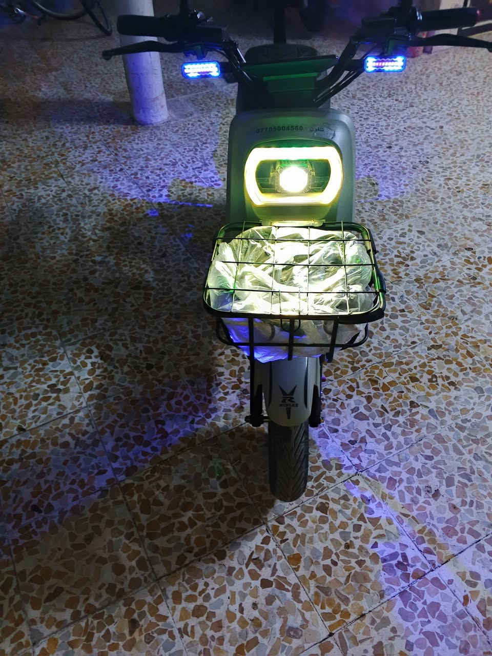 موطور شحن اللبيع ,,R9/أربع نمرات كلو شغل شرط كلو شرط على فحص ملف 2000/سرعه 110فول سرعه مواصفات معروف بي بك للخلف السعر 350/بيها مجال رقم موبايل موصل ايسر اتصل ودالل على رقم موبايل
***********بي وتساب 
***********بب وتساب
