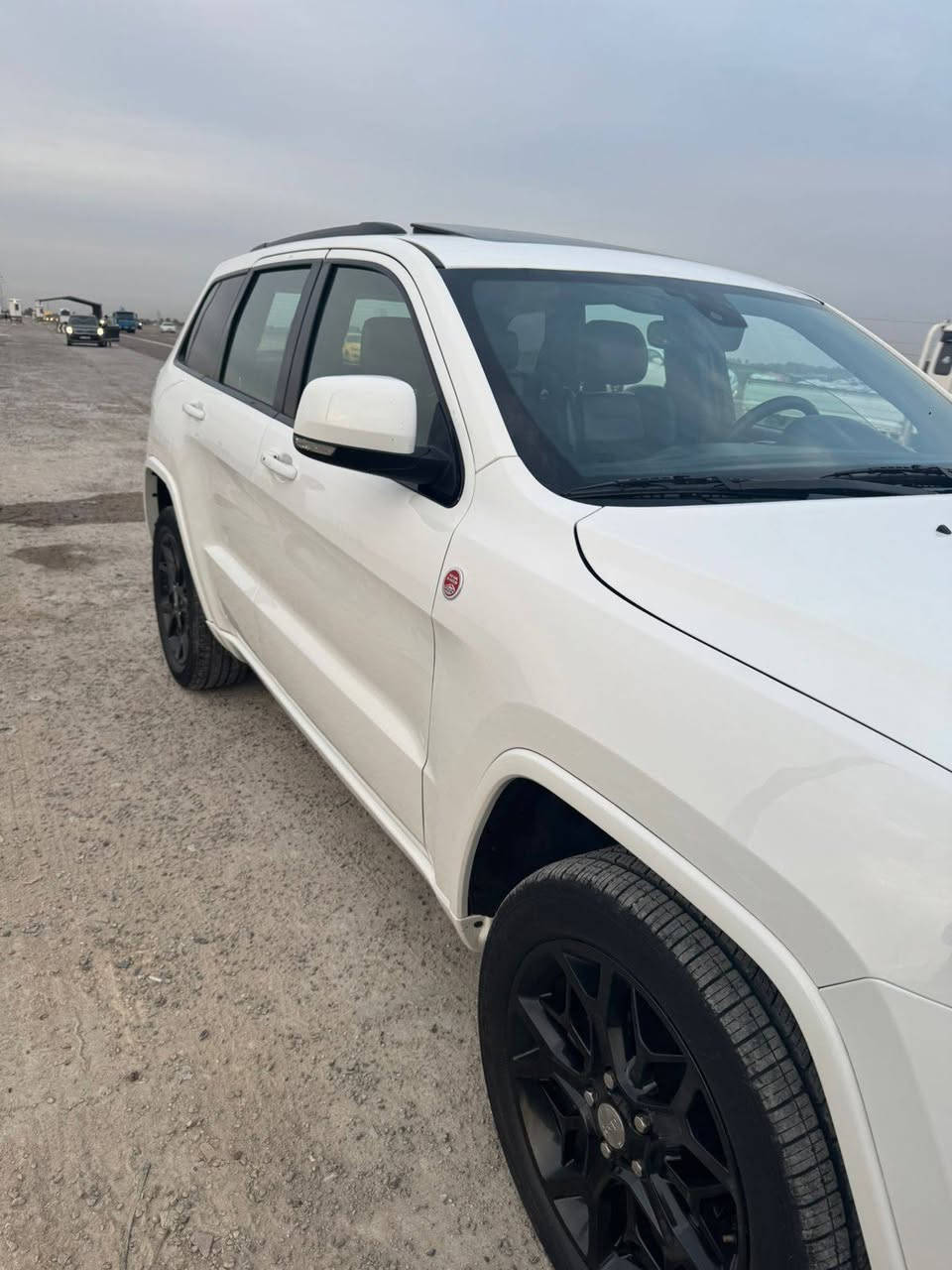 - [ ] السلام عليكم
مكاني الناصرية 
- [ ] للبيع سيارة: جيب گراند شيروكي فئة ترايل هوك فول مواصفات 2020 اصل ماشيه 65 

- [ ] وارد امريكي الضرر جاملغ وبنيد 
بدون دواخل  سستم ايرباك مبدل 

- [ ] (رقم بغداد)

- [ ] •المواصفات :
- [ ] ▪️السيارة:جيب كراند شيروكي TRAIL HAWK
- [ ] ▪️شوته رياضيه k&n
- [ ] ▪️المحرك 3600/V6
- [ ] ▪️نظام تعليق جكات  
- [ ] ▪️فتحة سقف (سلايد روف) بالقمارة 
- [ ] ▪️رادار خلفي  توقف  
- [ ] ▪️حساسات خلفية اصل
- [ ] ▪️كامرة خلفية دوارة اصل
- [ ] ▪️حساسات ورادارات الاجتياز الجانبية (نقاط عمياء)
- [ ] ▪️شفتات بلستيرن للتحكم بلكير العادي
- [ ] ▪️لايتات   زينون عالي  وناصي وكشاف 
- [ ] ▪️بصمات عدد 2 للابواب مع بصمة تشغيل
- [ ] ▪️نظام فور ويل درايف 4*4
- [ ] ▪️تحكم فول كهرباء لكرسي السائق والراكب
- [ ] ▪️كشن ذاكرة(خزن ميموري)لكرسي السائق
- [ ] ▪️شاشة الدشبول كبيرة (ايباد) للتحكم بايعازات السيارة
- [ ] ▪️تبريد قطعتين امامي وخلفي
- [ ] ▪️تدفئة وتبريد لكراسي المقدمة
- [ ] ▪️اشاير بلمرايا الجانبية
- [ ] ▪️نظام سبورت
- [ ] ▪️جنطة كهرباء
- [ ] ▪️ستيرن كهرباء
- [ ] ▪️تشغيل عن بعد
- [ ] ▪️سستم صوت
- [ ] ▪️تحكم ستيرن جهتين بلوتوث وحاكية وكروس سرعة وتحكم صوت 
- [ ] ▪️نظام ABS مانع انزلاق
- [ ] ▪️السيارة  فول...السعر٢٣٠ ..
رقم الهاتف
‏‪***********‬‏
