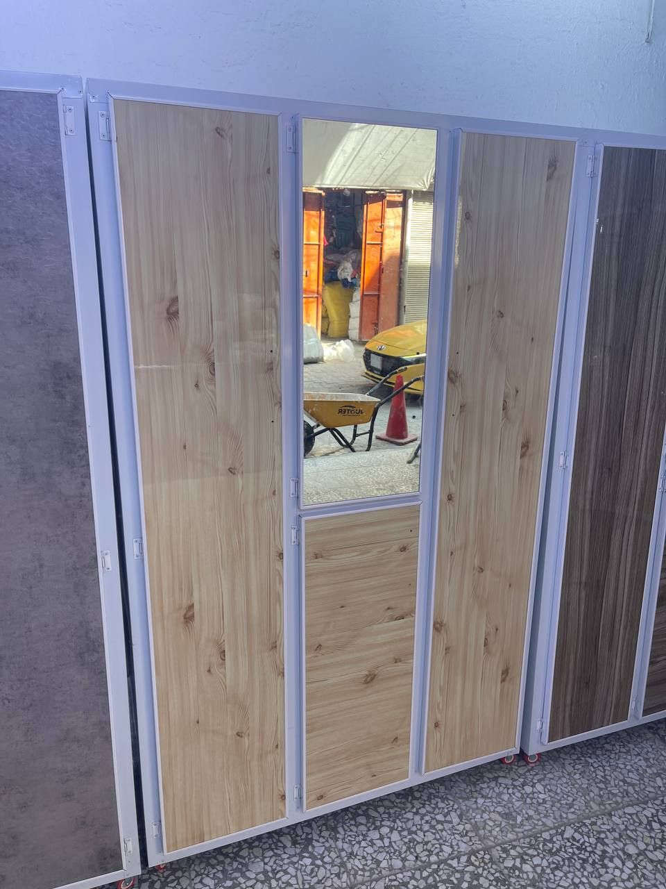 كنتور حديد مغلون حديد
الارتفاع ١٩٠ سم 
عرض ١٢٠ سم 
عمق ٥٠ سم.
الحديد المغلون (أو المجلفن) هو عبارة عن حديد أو فولاذ تمت تغطيته بطبقة رقيقة من الزنك. الهدف الأساسي من هذه العملية هو حماية المعدن من الصدأ والتآكل الناتج عن الرطوبة والعوامل الجوية
مقاومة الصدأ:.
يتوفر توصيل لجميع محافظات العراق


**إذا كنت صاحب هذا الإعلان وتريد حذفه لأي سبب، رجاءا أرسل رسالة إلى الدعم الفني**