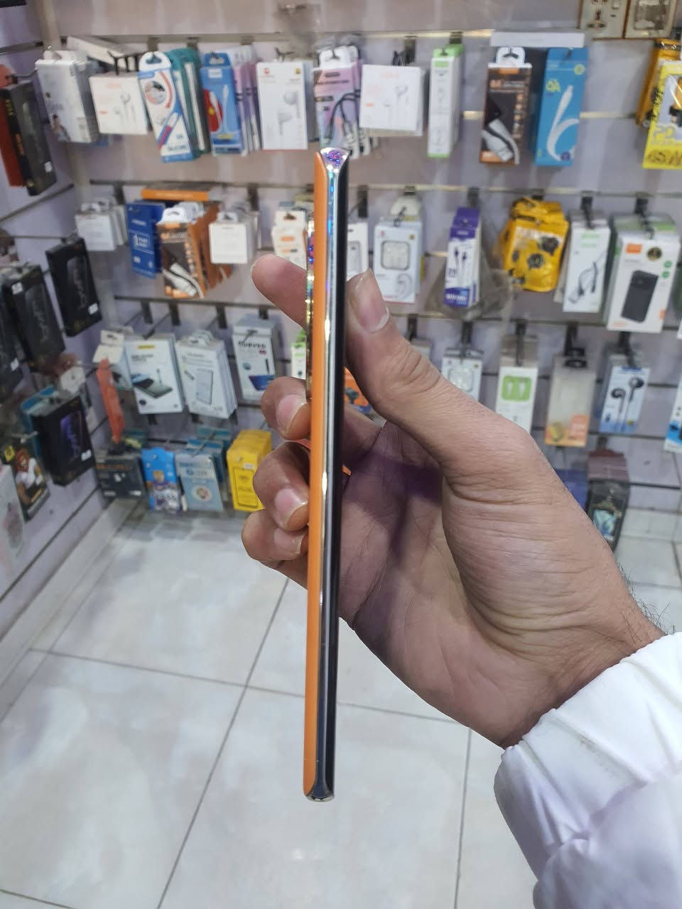 هونرX9B اخو جديد ذاكره256رام12 كارتون وشاحنه سعره255نهايته***********
