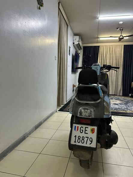 السلام عليكم شباب دراجه ماكس بوليس دراجه نوزل دراجه الله شاهد نظيفه بيهه ترتيبات بوش+ دمام + شاير بيض + بكلايت فراشه + زنون ابيض واصفر بيهه كفرلت بلاد اسود مختم ختم واحد  الدراجه  اكفلهه كفاله عامه من المكينه  بيها من الفيس ومكتبه كامله السعر 1250 الرقم ***********
