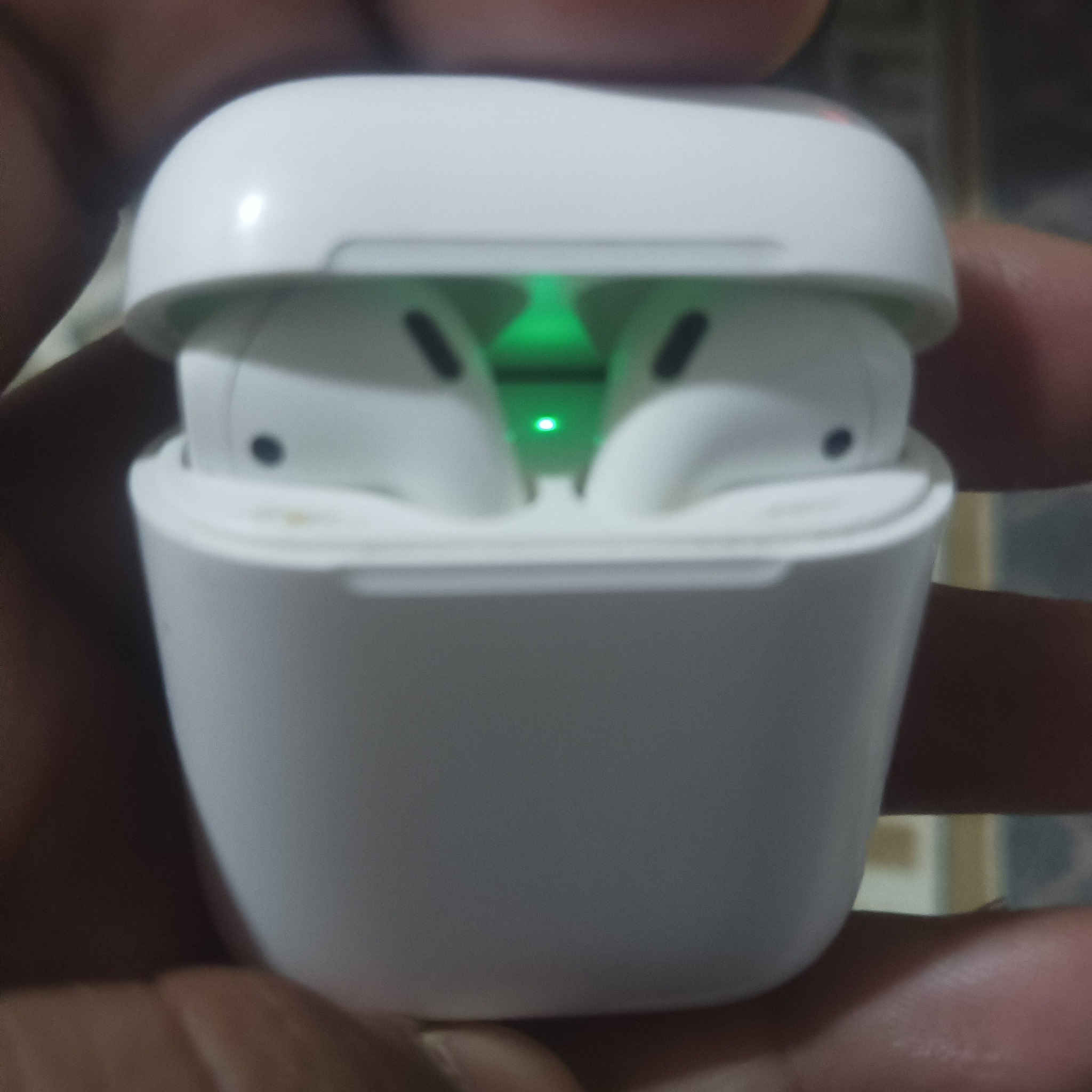 أير بود أصلي أصلي مو تقليد ذني لي نشرون بيهن هاي أصليةةةة تشتغل تك واحد بس صوت. واضح بي نقاوة عنواني بصرة صالحية لعلم سماعة أيفون تشتغل تكين بس انردويد تك وحدة عنواني بصرة صالحية ***********سعر 40
