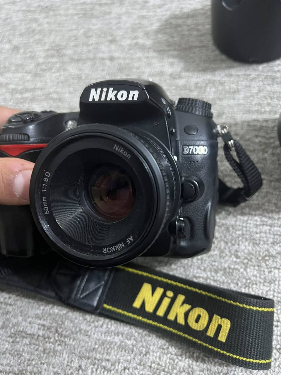 نيكون d7000 للبيع مع عدسة 50 + عدسة 85 ملم.مع كامل ملحقاتها جنطة . حزام . بطارية ورام 32 
السعر 650 وبيهن مجال مكاني كربلاء وما عندي توصيل


**إذا كنت صاحب هذا الإعلان وتريد حذفه لأي سبب، رجاءا أرسل رسالة إلى الدعم الفني**