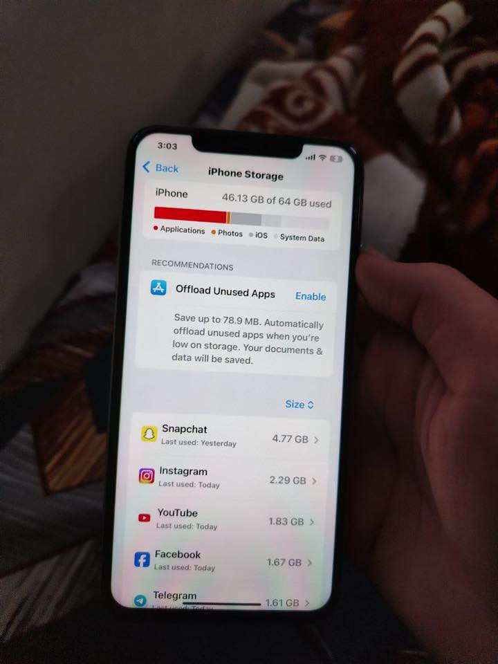 السلام عليكم حبايب
عندي اكس ماكس ابيع او اراوس ويه 12مني حصرا 
مبدل بطاريه وكلاس شاشه انتبه يعني مو الشاشه نفسها فقط مبدل الجام يعني 
كلش نضيف الجهاز ويخبل
بي مشكله بسيطه للحلال والحرام مرات من تتصل بس بالرصيد ميطلع صوت بس بالرصيد اما باقي البرامج كلش طبيعي اتصل سولف براحتك انطيك ضمان 
سعر١٤٠ الف ومثل ماكلت اريد اراوس همين ويه ١٢ مني حصرا 
مكاني بغداد الصالحية 
متوفر واتساب وماسنجر 
***********
