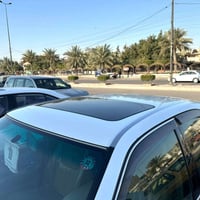 كراون ملكه 2003اربع دكم اصل كرستال  تبريد قطعتين +برده خلفيه+ثلاجه كشن...