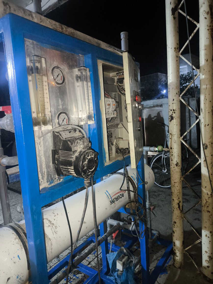 ياالله محطه ام الالف مستخدمه 
محطه نضيفه امانه الله 
تانكيات حجم الف ونص العدد 2
ماطور عامودي بنتكس 
مع ماطور طرحي 
مع ماطور بوستر 
حصو فحم رمل جديد 
السعر1900
وبيه مجال قليل 
مكاني واسط وعدي توصيل حسب الاتفاق 
منبرين املاحه 40بدون غسل
***********
***********
