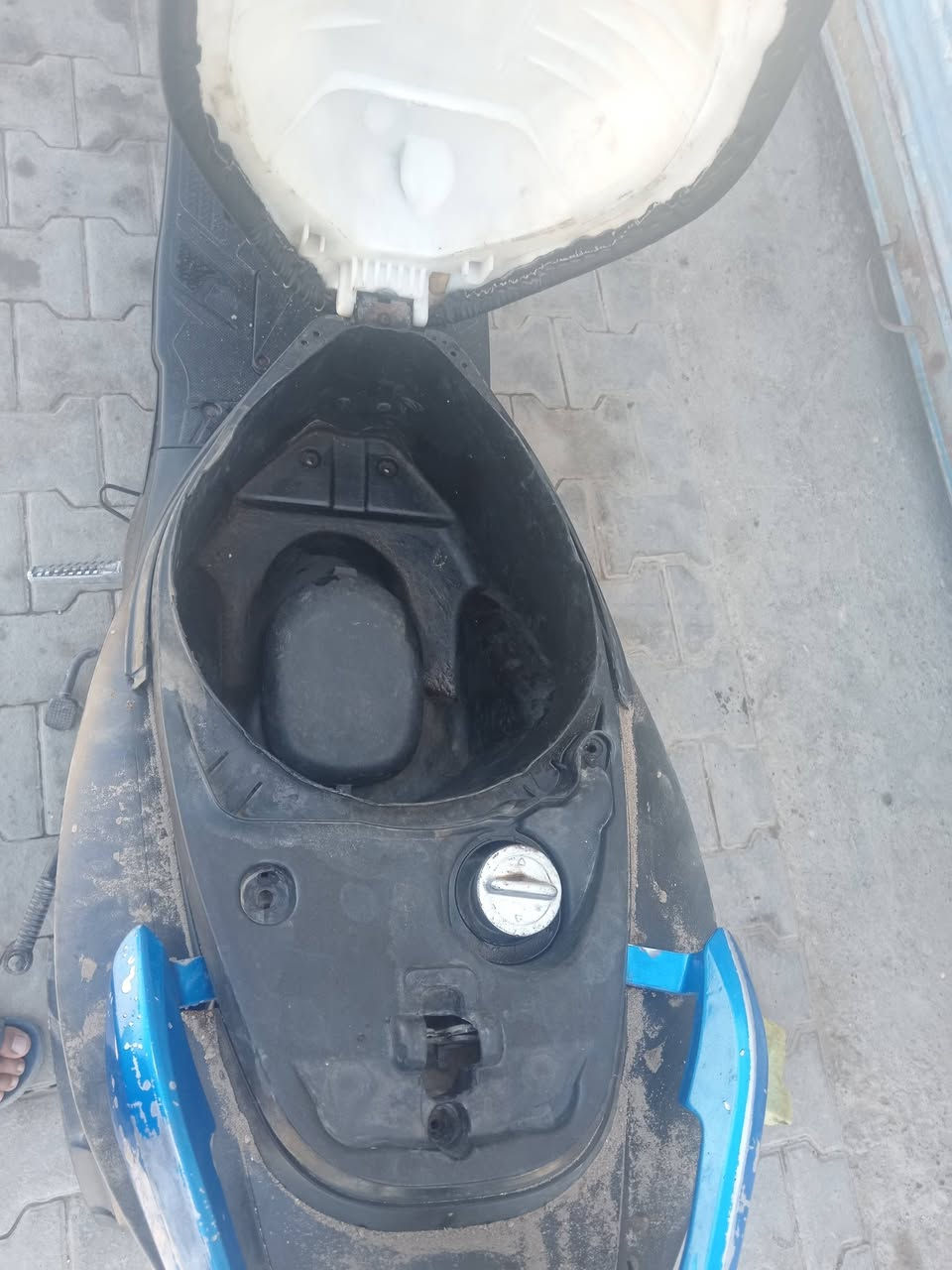 سلام عليكم ادرس حديث ماليزي للبيع الدراجه نضيفه وجاهزه كله شغال كهربائيات شغاله هندر سلف السعر 250وبيه مجال قليل  مكاني كوت الشهداء قرب معمل الو كسجين لاستفسار ***********
