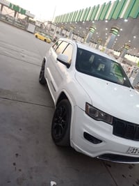 🚗 للبيع جيب موديل 2017 – وارد أمريكي 🇺🇸 📞 رقم الاتصال: 07700281255 🔹 ا...
