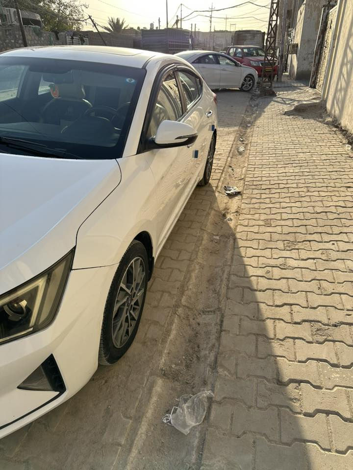 سلام عليكم
النترا 2019للبيع رقم بغداد بسمي فول موصفات ماشيه 152الف كفاله عامه عدا ثلاث مكانت بارد على كد شبر وبيها دوسات صبغ ودعامات يحتاجن شويه ترتيب كير محرك على شرط كشره بيه نكراش مال رمل سعر 153وبيها مجال قليل مكان نجف رقم *********** سياره مال جناي ونصبتها حلوه
