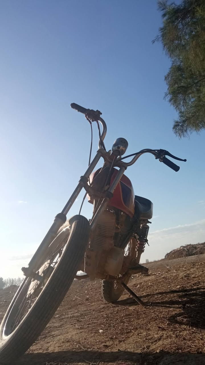 السلام عليكم 
#دراجه للبيع للبيع حربيه
#السعر_١٦٠ الف
مكان بابل شوملي منطقه الخضريه 
للاتصال *********** بي واتساب
