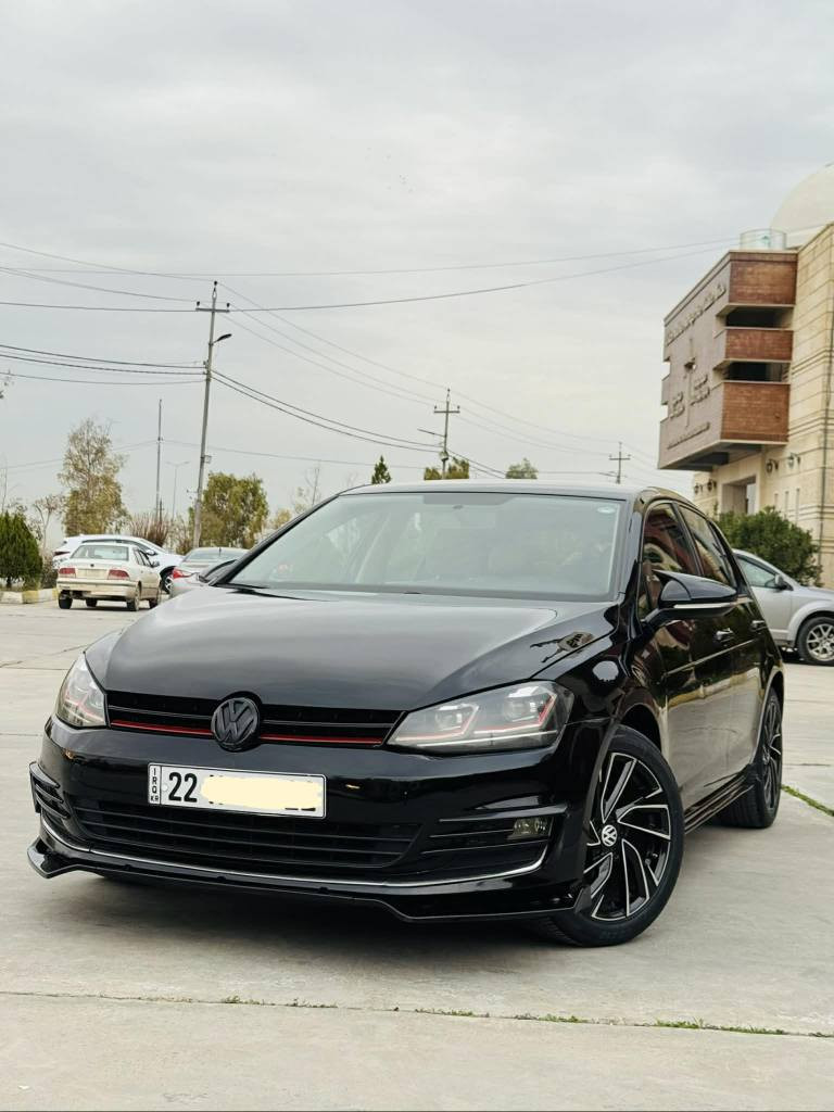 فولكسواكن كولف 2017 
محرك 1.8 توربو 
مواصفات TSI 
مشدود عليها كت كامل دوسات ولحية وجنح و دفيوزر TCR 
لايت GTI 
ويلكب رياضي 
شاشة محدثة مال GTI
ماشية 60 الف 
رقم سنوية جديد 
ضرر بنيد وجاملغ وهنا صاير بيها شوية بلباب شوية بلخاملغ الخلفي
بدون دواخل  
كير محرك كلة بشرط ممفتوح
*********** أربيل, العراق
