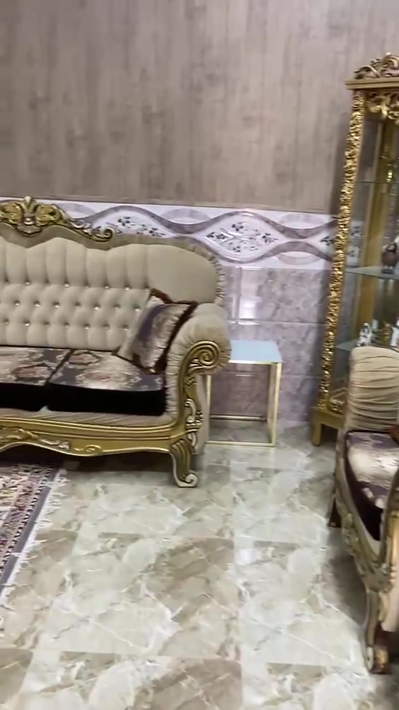 السلام عليكم
متاح ...
تخم ونص // متانه ونضافه فول  السعر 650 وبي مجال رقمي *********** مكاني الكوت حي الجهاد
