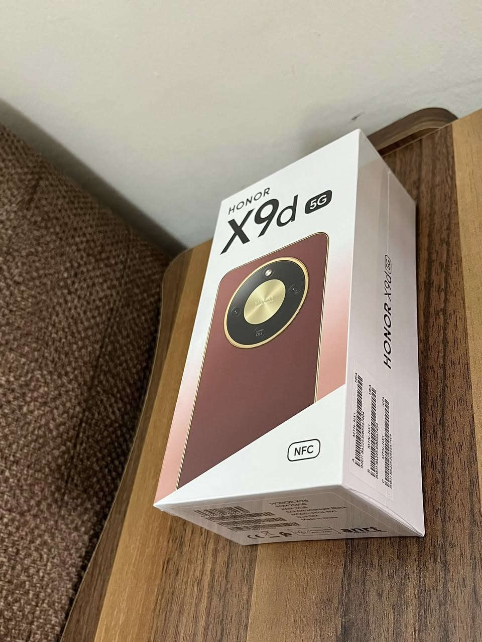 حياكم الله 
هاتف هونر x9d ( غير مستخدم ، غير مفتوح من العلبة) ضمان مجموعة الوطني  
الذاكرة 256 العشوائية 12 
العنوان بغداد - الدورة *********** 
السعر 370,000 * يوجد توصيل داخل بغداد فقط
