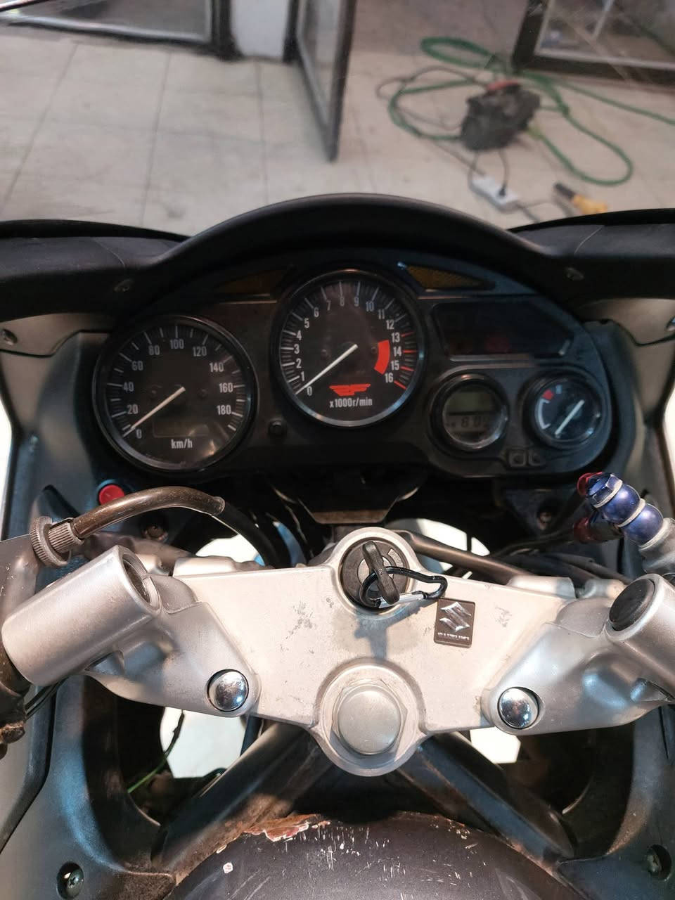 للبيع
تواصل فقط فقط فقط فقط واتس اب خاص ما اجاوب قرش 400 VC نظافة شوفة العين محرك ممدود عليه سبانة لا نضوح لا تبخير لا تنقيص لا صوت  حماوة ربع ثابتهة نكرة بكل وقت كهربائيات كاملة اشاير يمنة يسرى  دبل اشارة الضفيرة على وضع البلاد الدراجة جاهزة على الاخير الدراجة متمشي عدل كلة بطناش الدراجة مال جناي استخدامهة بالاسبوع لو مرة لو مرتين سعر 1800 بيهة مجال كلش بسيط جماعة اللواتة اطبكو على صفحة ما عندك امكانية مابيهة شي دور غيرهة ولا تصير لوتي براسي تحياتي للجميع 
للتواصل ***********
