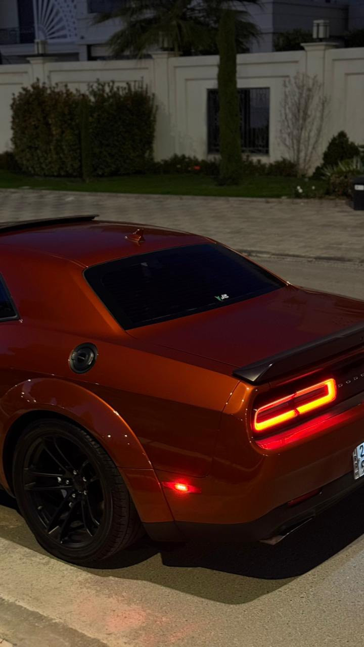 سلام عليكم للبيع فقط 
جالنجر  R/T Scat Pack Widebody 
موديل 2022 سياره وايد بدي اصل لون مميز 
محرك v8 6400
فول 1/1 
رادار امامي
سلايت 
كشنات خزن 
سماعات هارمن كاردن 
فول لل اخير 
تفريغ وبرمجه  ايكل سياره كلش قويه مطلعه 550hp
بوابات كتم 100%
هزه جديده 
سياره عليه ادامه كامله من كلشي صدر محرك 
ماشيه 33 الف فقط 
صور حادث مرفقه بل منشور وسونار مندلاوي ايضا بل منشور
مكان السياره بغداد الدوره
سعر 270 وبيه شي كلش بسيط
***********
