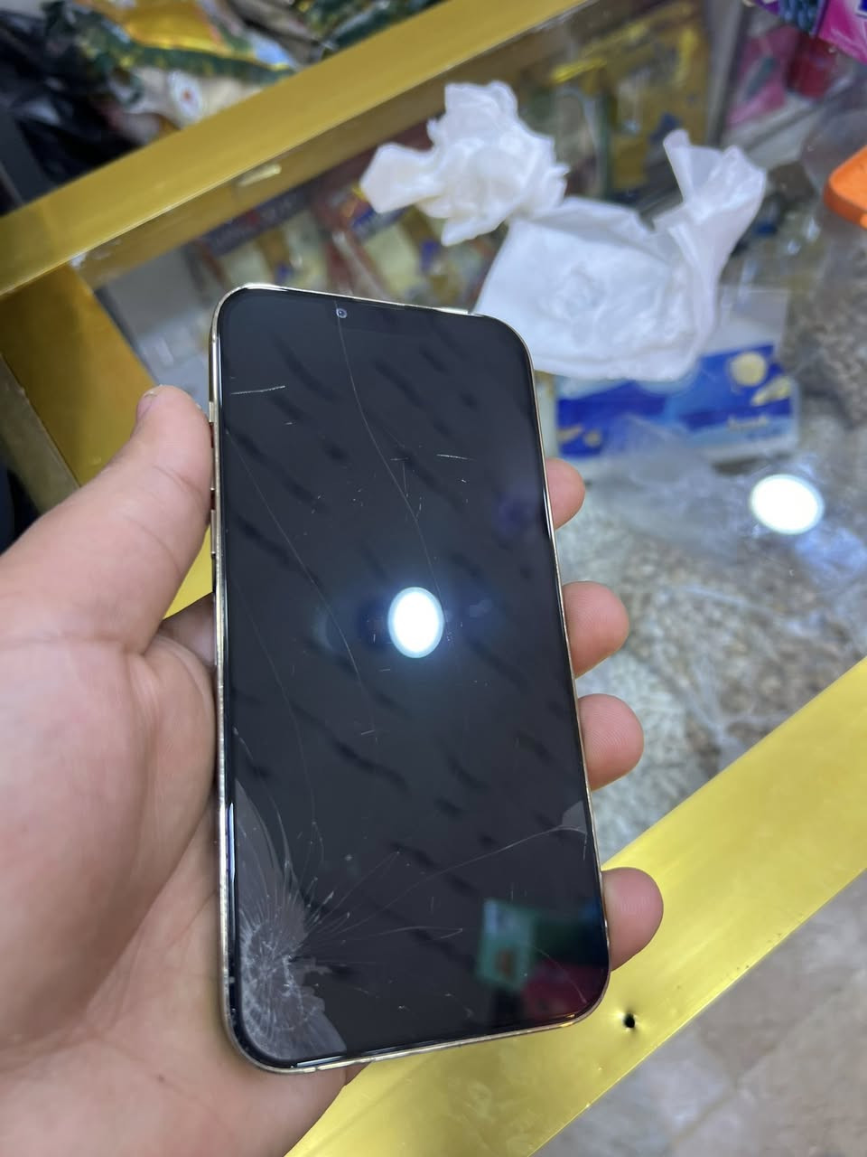 ايفون 13 برو ماكس الضهر والايطار نضيف بي كسر بل كلاس فقط ومبدل بطاريه والكامره السينامئيه عطلانه بطاريه اصليه نسبته 87 اصليه مو تجاريه الباقي نصيف كاترون ويا بي عدسات حمايه فيس ايدي شغال سعره 450 وبي مجال مكاني البصره الحكيميه ماتحصل هيج سعر رقمي ***********
