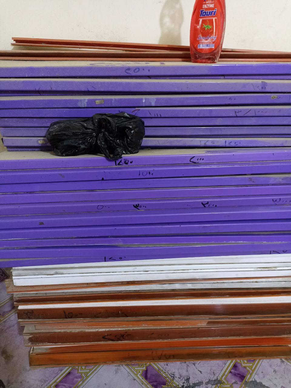 سلام عليكم رفوف فقط تراب بيهن مال محلات نضيفه اخو جديد وكاملات رفوف أو شيالات أو راسطات ومساطر يعني كاملات عدد خير من الله وسعر مناسب تواصل واتساب ***********
