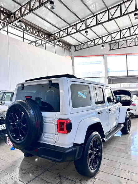 وصول الجديد جيب رانكلر صحارى فول مواصفات هايبرد موديل 2024 بانوراما سقف كهربائي كراسي تدفئة وجلد لايت LED كاميرات 2 بدون صبغ بيها شبر جاملغ خلفي بارد بدون رقم يترقم شمالي ماشي 8 الف ميل مكان دهوك 
السعر 36.000$ 

***********
*********** سميل
