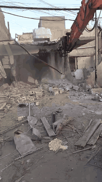 مستعدون لهدم تفليش الدور والبنايات ورفع الانقاض وقطع البيوت المشتركه ف...