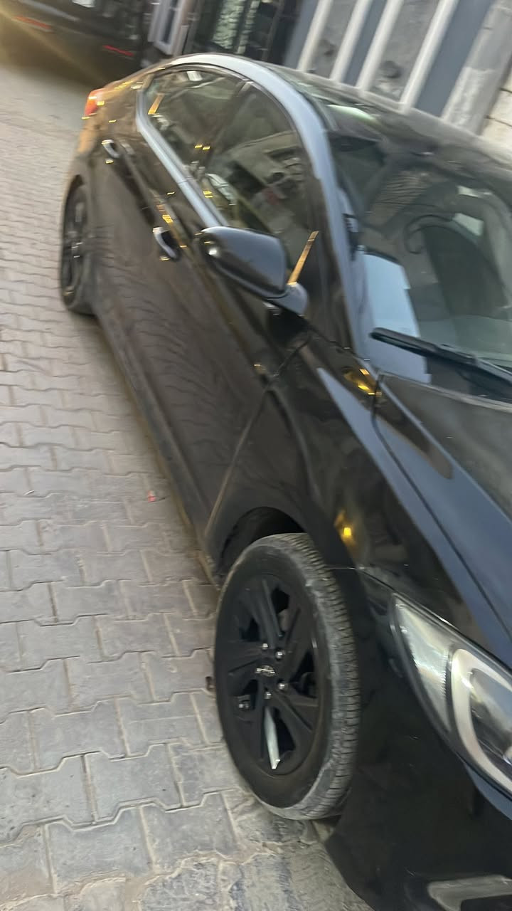 السلام عليكم عندي النترا موديل ٢٠١٨ وارد امريكي بيه ٥ قطع بدون دواخل سياره  يعني فقط رشات سياره  حلوه سياره مانقصه شي ماذب عليه اي شي كامله سعر مطلوب ٩٨ ورقه. سياره تحويل ثاني يوم.  موجوده سياره بغداد الحريه. ***********
