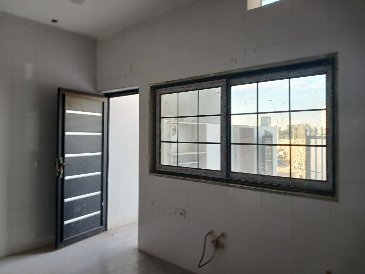 بيت بناء حديث فول قريب من جامعه كركوك 

والمحافضه زراعي ٢٠٠ متر 

فول صفر 

السعر ١٠٥ مع المجال 

***********
***********
