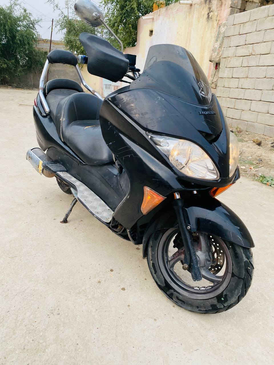 سلام عليكم فورزه 08  6 كير 3 تحويلات بصمه سويج طوارئ كلوب جنطه تخم تاير  دشبول  دراجه جديده
بلاديهه كهربائيات كله شغال منظومه زنون عالي ناصي اشاير بك لايت ك اصطاب لايت كله شغال/سعر 700/
‏‪*********** متواجد واتساب
ذي قار قضاء دوايه
