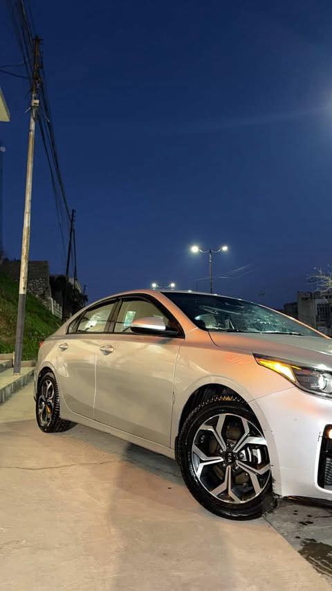 السلام عليكم 
كيا فورتي 
موديل 2021 
مواصفات - نص فول 
ماشيه 72000 ميل
حادثها بأمريكا بابين جهة السايق مبدلين 
وبابين صفحة السكن بيهم بارد خفيف بالاسفل 
السعر 135$ وبيها مجال 
مكاني الموصل الجانب الايمن

للتواصل ***********
‭***********‬

هذا رقم الشاصي 3KPF24AD7ME341471
