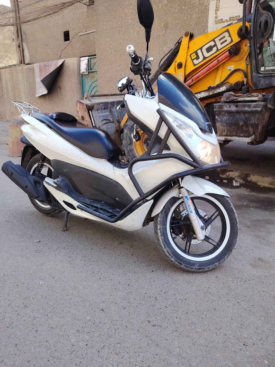 سلام عليكم دراجه بي سي اكس للبيع مكفوله كفاله عامه ياباني شلعه ومعدل كهربائيات فول دبلات جدد المكان بغداد سعر مليون واربع ميه مستعجل على بيعتها شراي يتصل***********

