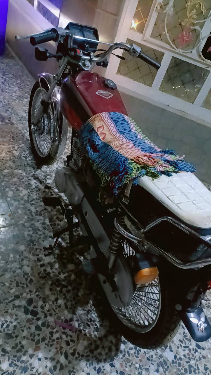 سلام عليكم دراجه موديل 19 اوراق اصولي محرك ماملعوب بي بعده جديد بلاد مامفتوح كهربائيا شغاله دراجه خير من الله نشاط ونضافه السعر 400 وبيه مجال قليل 
الرقم *********** مكاني الحله ابو غرق
