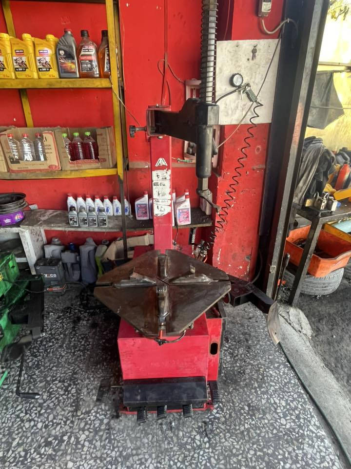 خالعه للبيع جديده استعمال قليل مكانها بغداد بلديات ***********
