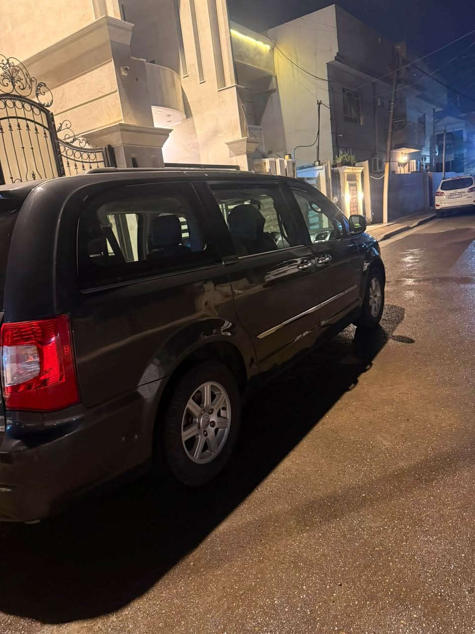 دوج كرفان كلايزر٢٠١٢سياره بسمي تحويل شوكت ميعجبك مكانه بغداد قرب ساحه عدن سعره خاص عل واتساب رقم تلفون *********** بي واتساب ورصيد شوكت متحب راسل او اتصل ثلاث قطع تبريد تدفئه كله شغال
