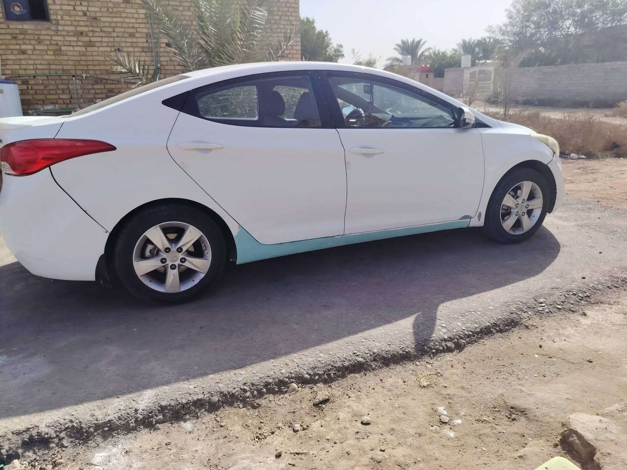 سلام عليكم النترا 12معلاية 16 رقم مثنى السيارة بأسمي تخم تاير تبريد شغال گير ومكينة مكفولات حدادية نص عمر بيها 5قطع صبغ السعر 87وبيها مجال مكاني الوركاء ***********
