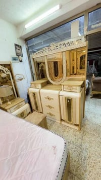 لعشاق 11قطعهُ رجعت توفرت من جديد وبس بسعر مناسب اي استفسار وتساب077798...