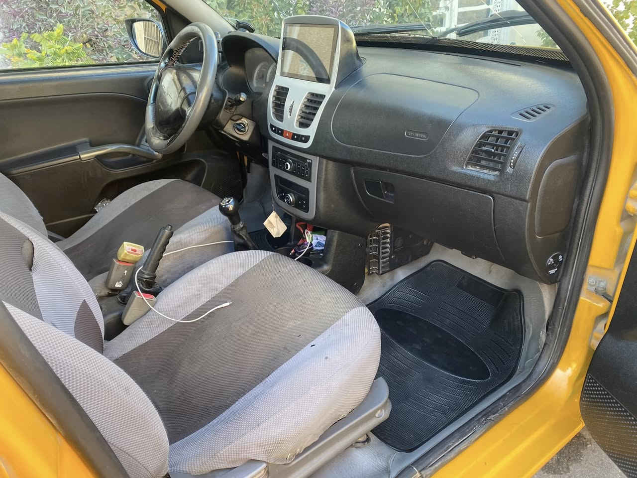 السلام عليكم للبيع ساينا 20 سيارة حلوه وخير من الله بيه صفحت سايق شخط ربع من جاملغ الخلفي لحد جاملغ المامي بدون ضربه فقط شخط تجي وتشوف وافتحلك البطاين مال بيبان السعر 53 مجال قليل كلش مكاني كربلاء استفسار ‭0776 397 4930‬
