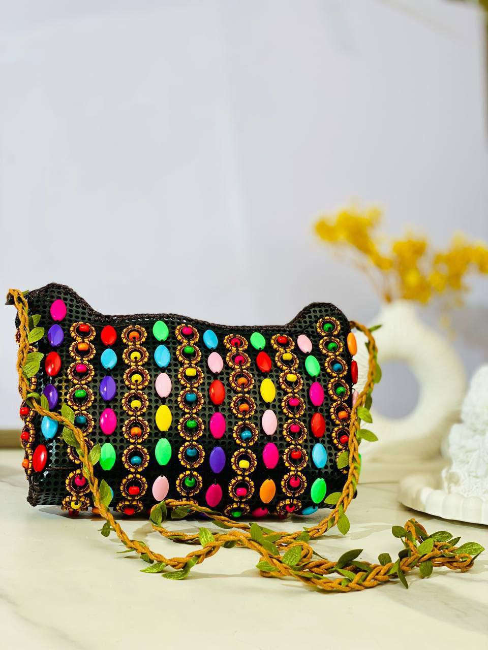 الجودة عنواننا 🇮🇶✌️
أفخم الحقائب النسائية 👜 

حقيبة هندية 🇮🇳 صناعة يدوية قشرة جوز الهند مطرزة بخرز المحار للنساء أنيقة بنمط خيط للكتف سحاب واحد 👜 كوالتي عالي جدآ ♥️
السعر  16  الاف 
🚘 يوجد خدمة توصيل لجميع محافظات العراق ٤ الاف 🚘


**إذا كنت صاحب هذا الإعلان وتريد حذفه لأي سبب، رجاءا أرسل رسالة إلى الدعم الفني**