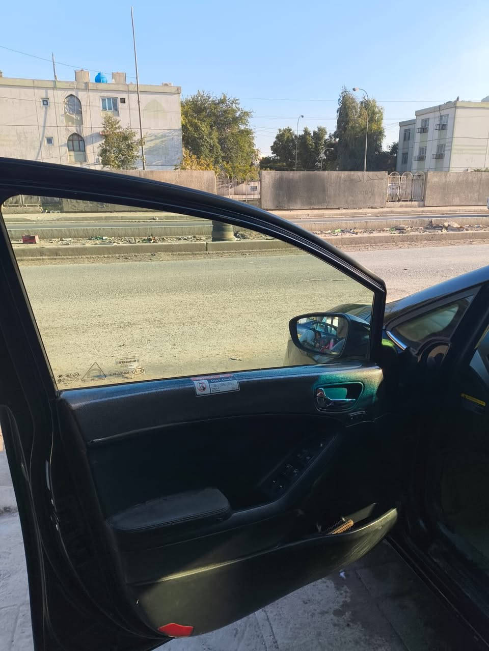 سلام عليكم شباب
مكلف بنشر يعني بدون خاص
فورتي موديل 2015 البيع 
سياره فول مواصفات واحد ع واحد سياره 
بصمه+ فتحه+ كشن كهرباء+كشن حار بارد+ كشنات خلفيه تدفئه+دخول ذكي+مري شفط اشاير بمري+ عليه عدسات ايل ايدي 
وبيه مواصفات حلوه بعد 
سياره مثل ماوضحه بتصوير ٤ قطع صبغ بدون ضرر فقط جاملغ خلفي وضرر بسيطة كلش 
سياره رقم دهوك بسمي تحويل ثاني يوم 
مكان السياره الشعب حي بساتين مدخل شقق عمار الحكيم 
***********
***********
