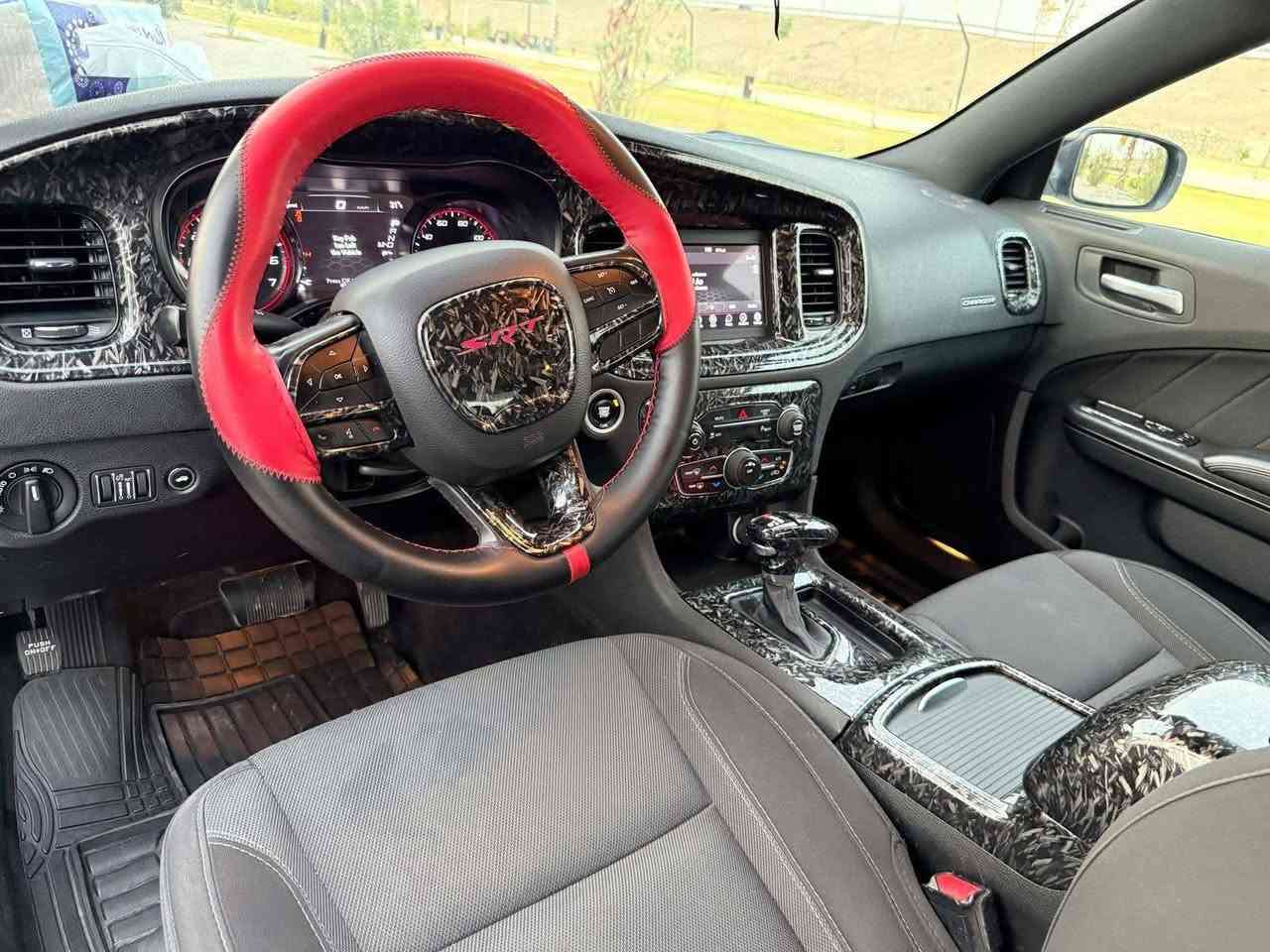 للبيع جارجر SXT موديل 2019 ابيض اللون رقم بغداد الانكليزي
محرك 6 سلندر vvt
تشغيل عن بعد
شاشة وسط متعددة
تحكمات ستيرن
مثبت سرعة
نظام مانع انزلاق
حساسات خلفية
اضاءة LED
كاميرا خلفية
السيارة ماشية 89 الف كيلو وقابل للزيارة
حادث السيارة جاملغ أمامي راجع على البارد Bdr والسونار موجود بالصور 
كير محرك مكفولات سيارة نظيفة مال جناي 

🟪 السعر  :: 250 وبيها مجال للشراي 
للإستفسار الاتصال على الرقم ***********
مكان السيارة :: صلاح الدين قضاء الدجيل
