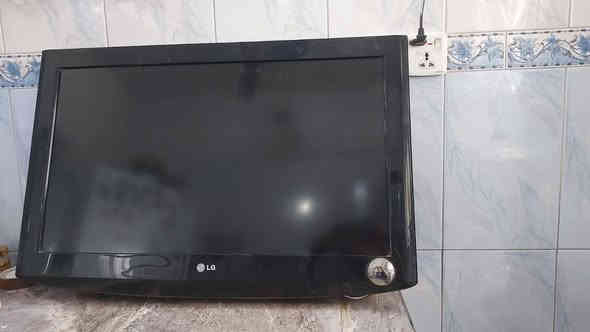 سلام عليكم للبيع شاشه LG مستعمله بدون ريموت بدون نت نظيفه جدا مطابه تصليح ابد مكانه بغداد الغدير سعر ٣٠ الف للاتصال ***********
