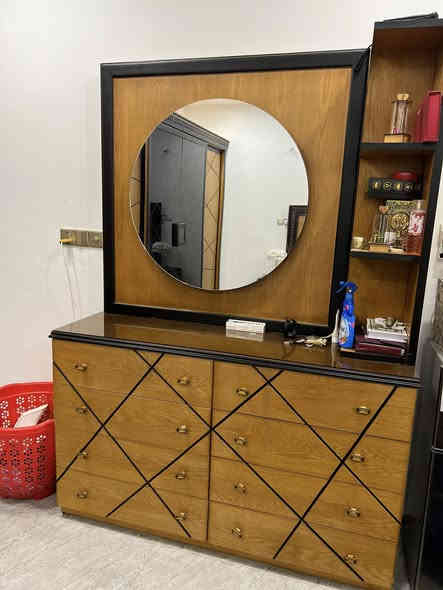 مسأكم خيررر غرفه نوم جديده كلشش يعني استخدام قليل كلشش وعجبتني غرفه وحبيت اغير سعر الشراء25ورقه الشراي يخابر *********** مكانه بغداد الشعب
