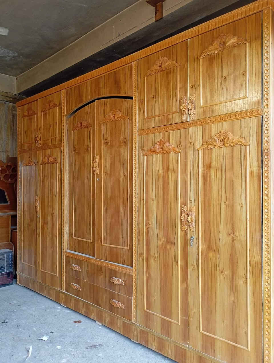 .1.  قنصور ملحق سته باب فصال حديث يكمل مع صبغ وتلميع  سعرو  525  الف
2. تخت نفرين شغل ثقيل يكمل 110
3. قنصور بابين نقش شغل ثقيل يكمل  90 الف 
4. ميزتواليت يكمل 60 الف 
5. مناميه 10 باب شغل ثقيل تكمل 115
(محلات مصطفى العبادي) 
موقع/ بعويزه قرب مسجد آل البيت

محلاظه....
اي غرض ينباع  صاحبو يستلمو كامل. يشمل الصبغ وتلميع كامل


**إذا كنت صاحب هذا الإعلان وتريد حذفه لأي سبب، رجاءا أرسل رسالة إلى الدعم الفني**