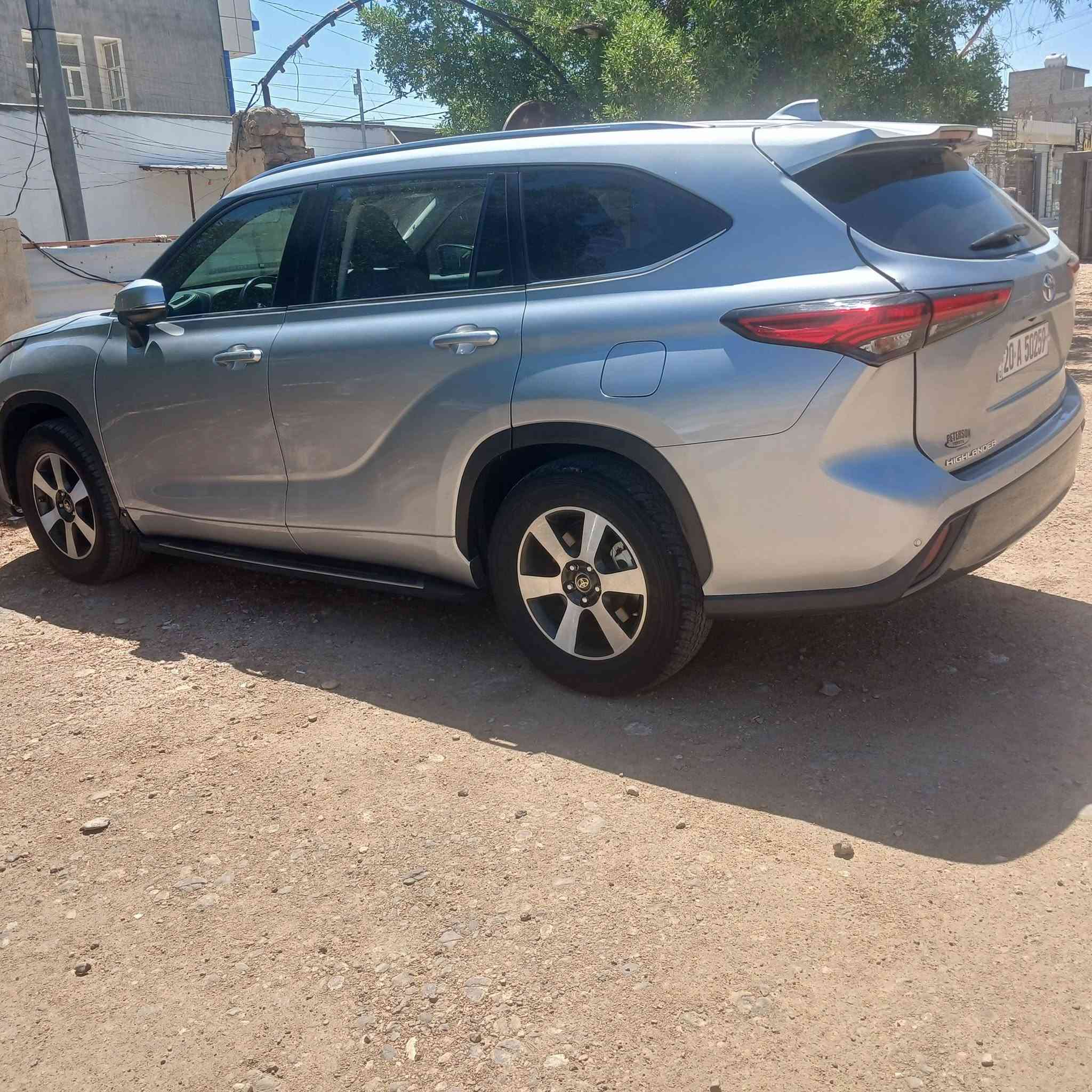 السلام عليكم ..
للبيع: تويوتا هايلاندر 2023   (Toyota Highlander)
 الفئة / Limited 
 ماشية ٢٩ الف 
محرك تيربو ٢٥٠٠ 
 ٧ راكب كشنات منفصلة VIP
صور الحادث مرفقة بالصور
رقم الشاصي 5TDKDRAH7PS011414
مكان السيارة ديالى 
#السعر ٢١٠ 
للاستفسار ***********
