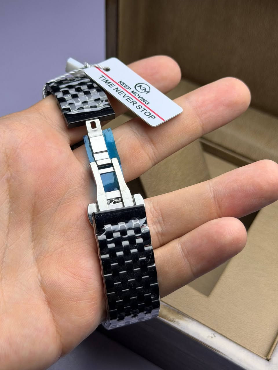 Keep moving 
اصلي ماكنه ياباني 
مينا مميزة 
قفل فراشة 
ستانلس ستيل 
مقاومة للماء

25 الف على اول تم

524953506144963935


**إذا كنت صاحب هذا الإعلان وتريد حذفه لأي سبب، رجاءا أرسل رسالة إلى الدعم الفني**